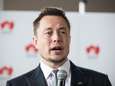 Fans willen rijke Tesla-baas Elon Musk een nieuwe slaapbank kopen: "We kunnen dit als gemeenschap niet laten gebeuren"