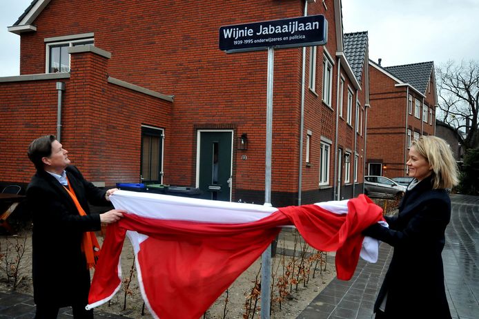 Eén van de laatste vernoemingen van een straat naar een vrouw was in 2017. Die werd vernoemd naar onderwijzeres en politica Wijnie Jabaaij.