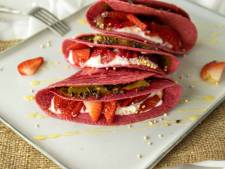 Wat Eten We Vandaag: Bietentortilla’s met aardbeien, kwark en gepofte quinoa
