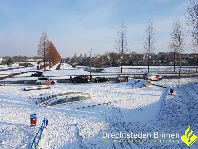 De politie van Dordrecht heeft vanmorgen 20 bekeuring uitgeschreven aan de Groenezoom in Stadspolders