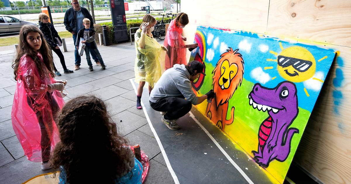 Graffiti-kunstenaars fleuren The Wall op voor het goede doel | Utrecht ...
