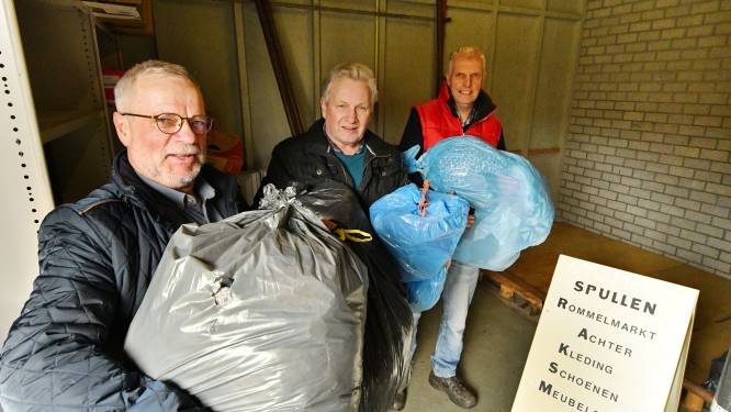Twente Milieu rijdt voor niks door de Hoeve: slechts elf zakken textiel, iedereen wacht op vv Hoeve Vooruit 
