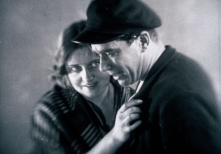 Zeemansvrouwen (1930).  Beeld 