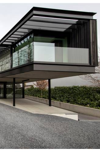 BINNENKIJKER. “Dit ontwerp blies me van mijn sokken”: Steven (59) bouwde zijn ‘zwevende’ huis in een kmo-zone