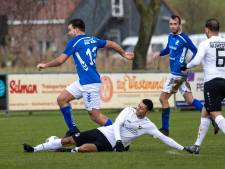 Trainer Bas Brom maakt speler Bas Brom langzaam overbodig bij GVA 1
