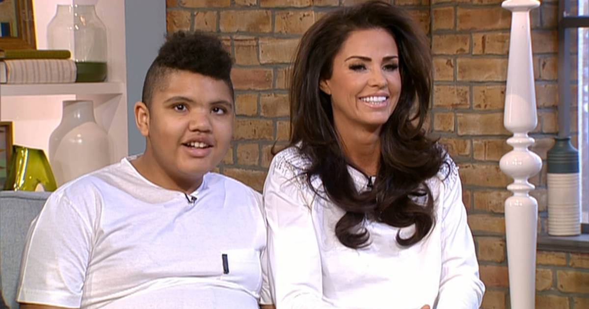 Katie Price Opvoeden Van Autistisch Zoontje Loodzwaar Show Ad Nl