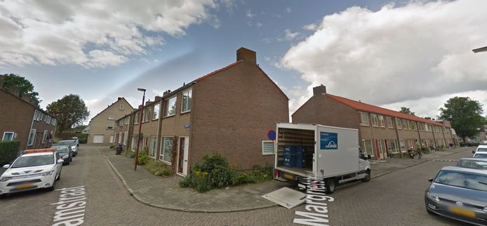 De Margrietstraat en de Tramstraat in Veeswijk (Nieuwegein). Woningbouwcoporatie Mitros wil de verouderde huizen liefst slopen en vervangen door nieuwe.