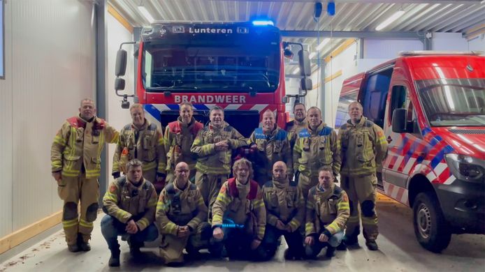 Het team vrijwilligers van de Lunterse brandweer.
