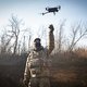 Oekraïense drones wijzen Russische soldaten die zich willen overgeven de weg: ‘Anders staat hen alleen de dood te wachten’