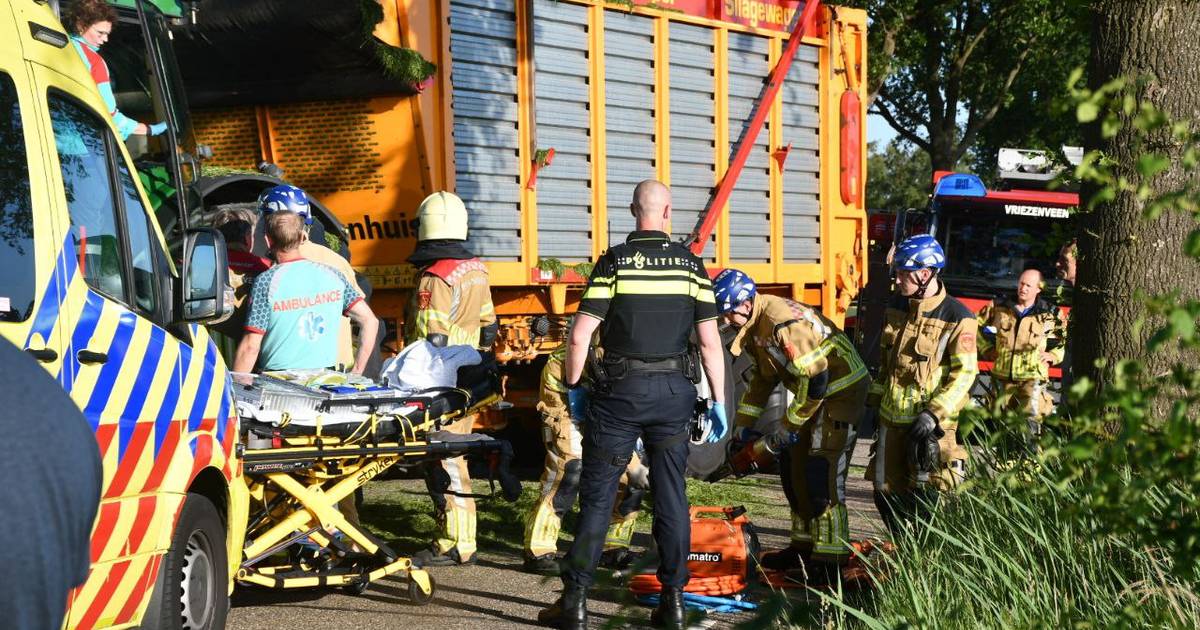 Traumahelikopter ingezet na ongeval met tractor in Vriezenveen.