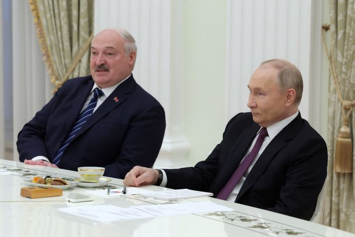 De Wit-Russische president Aleksandr Loekasjenko en zijn Russische ambtgenoot Vladimir Poetin.