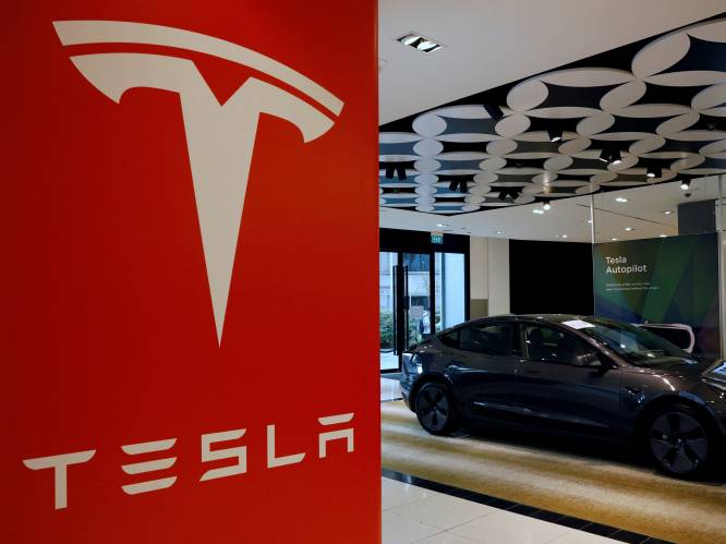 Bloomberg: Tesla gaat meer dan 10 procent van banen schrappen 