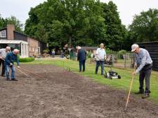Zorgboerderijen al tien jaar een paradijs voor de oude dag; ‘Een soort kroeg, maar dan buiten’