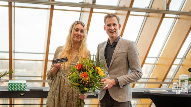 Natasja (25) nieuwe stadsdichter Nissewaard: ‘Belangrijk dat mensen bij een gedicht gaan nadenken’
