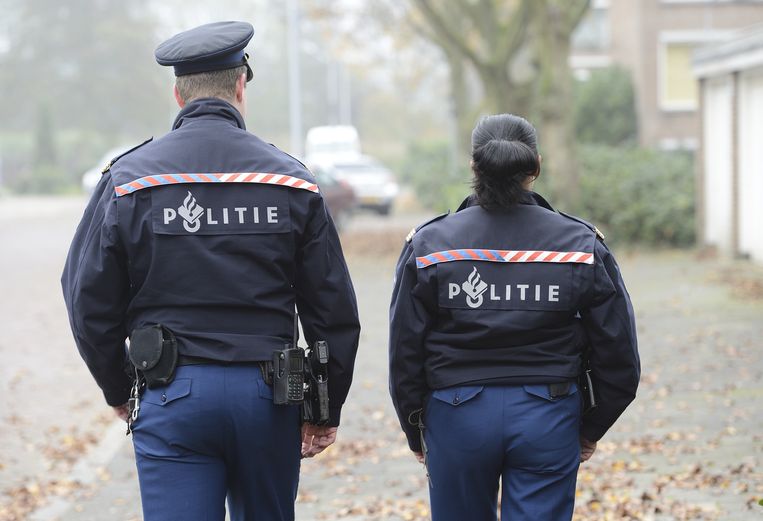 Nieuwe politie outfit is n brok verlangen naar simpeler tijden