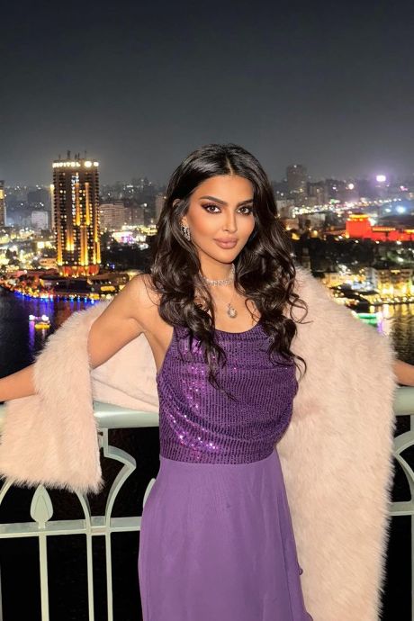 Une influenceuse saoudienne annonce sa participation à Miss Univers, le célèbre concours dément