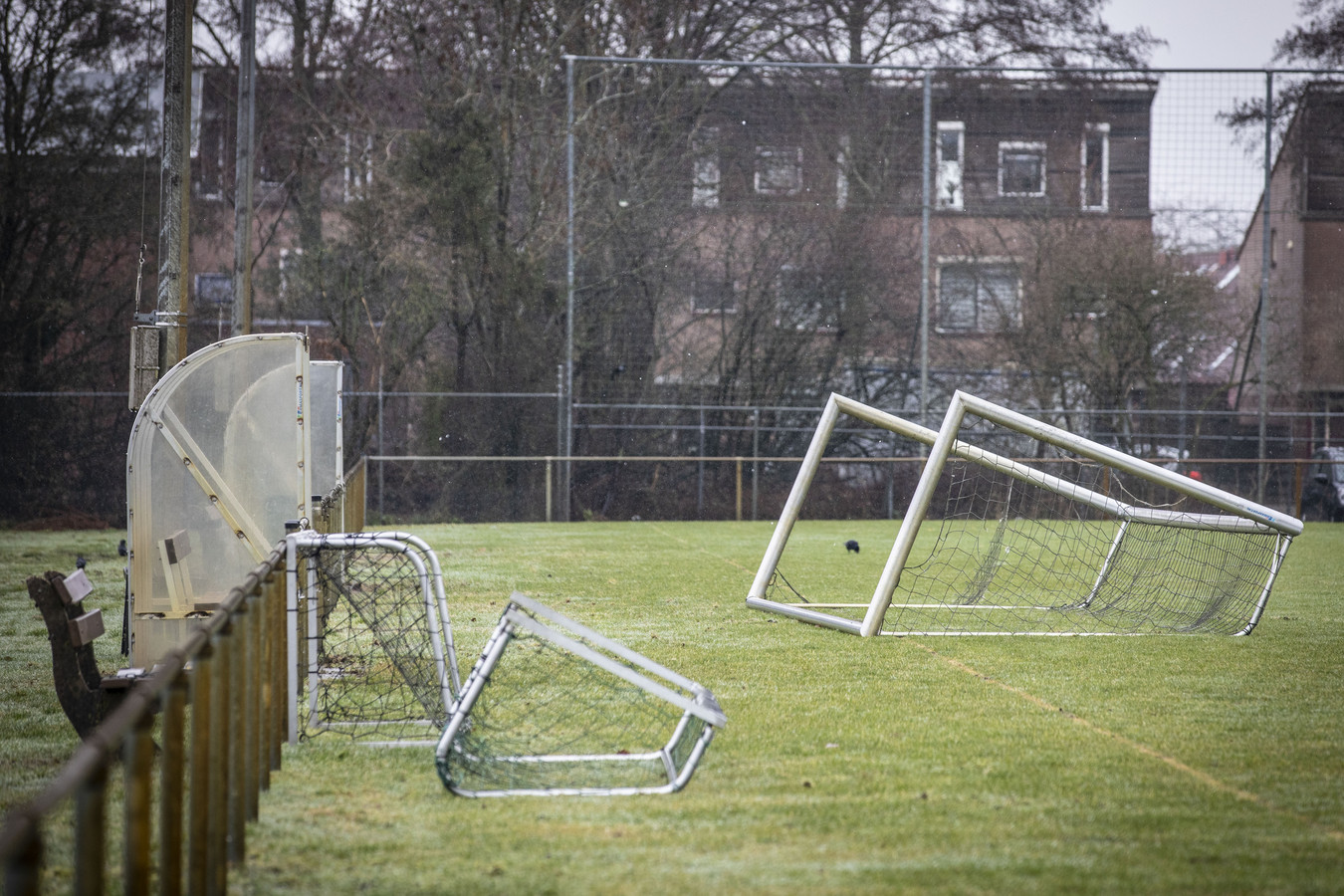 Wanneer kan iedereen weer volop trainen en worden de doelen weer gebruikt voor competitiewedstrijden?