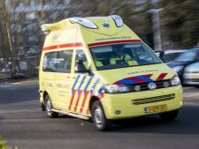 Fietser gewond bij aanrijding met politiebusje in Groningen
