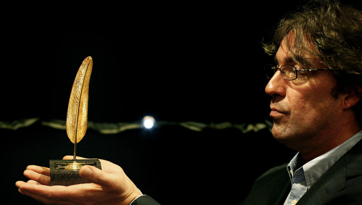 Joost Zwagerman tijdens de uitreiking van de Gouden Ganzenveer in 2008. Beeld anp