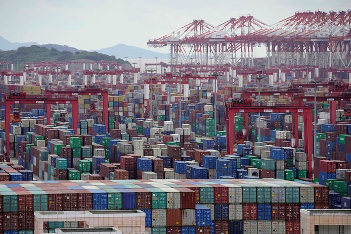 Containers in de haven van Shanghai