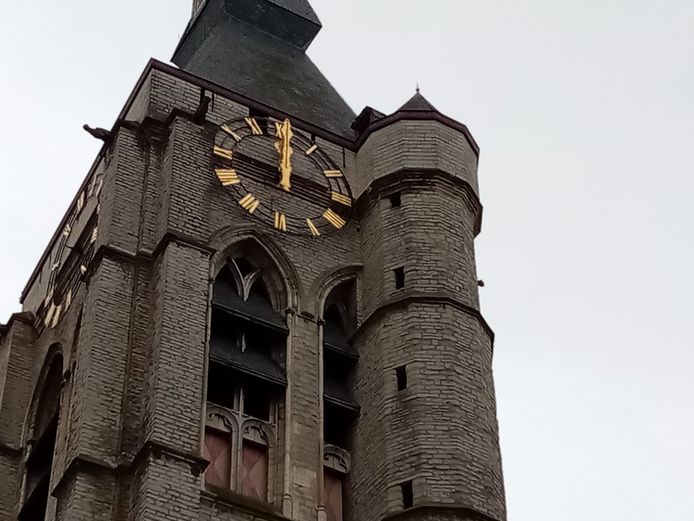 Wijzers van de kerk in Vilvoorde zijn terug