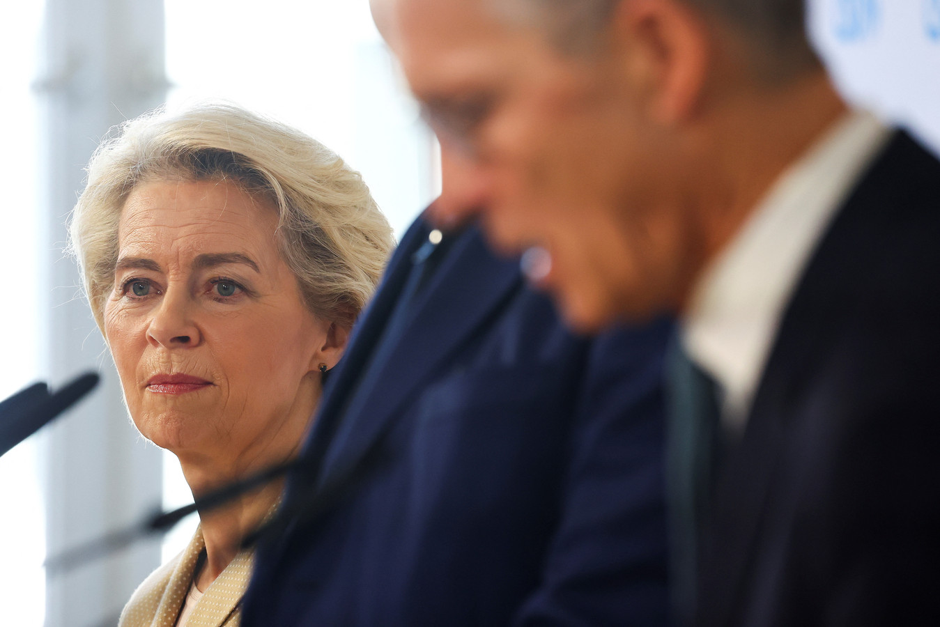 Duitse Krant: ‘scholz Verhinderde Dat Von Der Leyen Nieuwe Navo-chef 