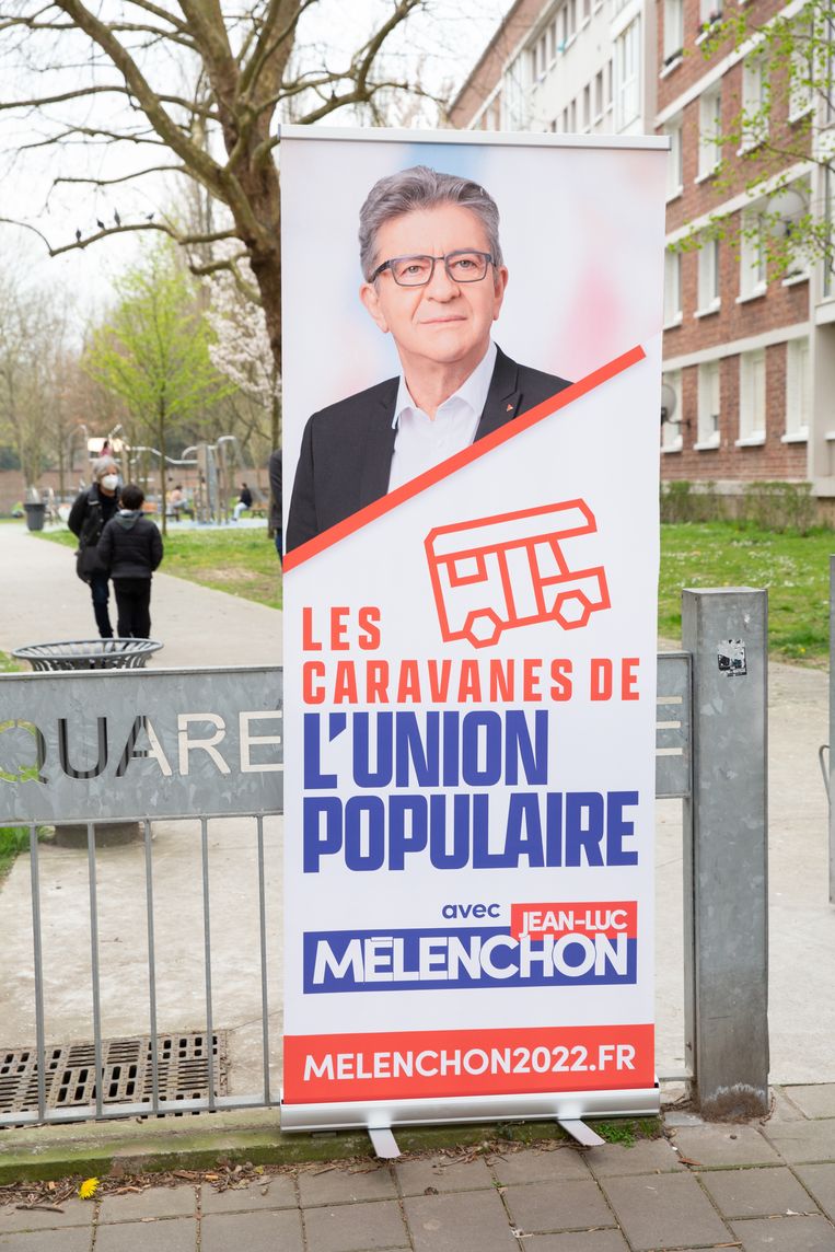 Campagneposter voor Jean-Luc Mélenchon,  de leider van La France Insoumise (Opstandig Frankrijk). Beeld Elisa Maenhout