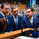 Het blauwe pak als uniform, vrije stropdaskeuze toegestaan