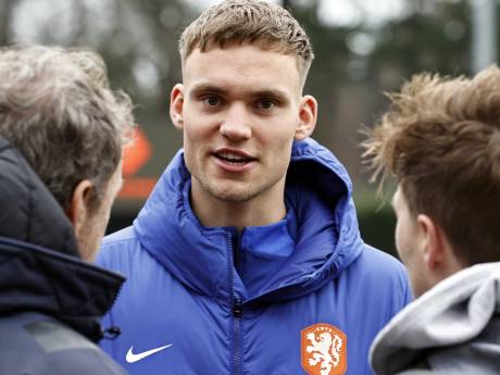 Debutant Bart Verbruggen wil zich laten zien aan Ronald Koeman: ‘Ben hier niet op schoolreisje’