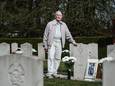 Lesly Cresswell bij het graf van zijn broer Andrew; ,,Ik bewonderde mijn broer"