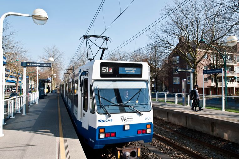 Een minderjarige is maandagmiddag door een groep van vier á vijf jongens mishandeld in een speeltuin in Amstelveen.
