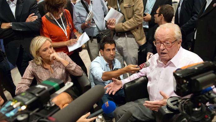 Jean-Marie Le Pen (avec sa fille, Marine, présidente du Front national)