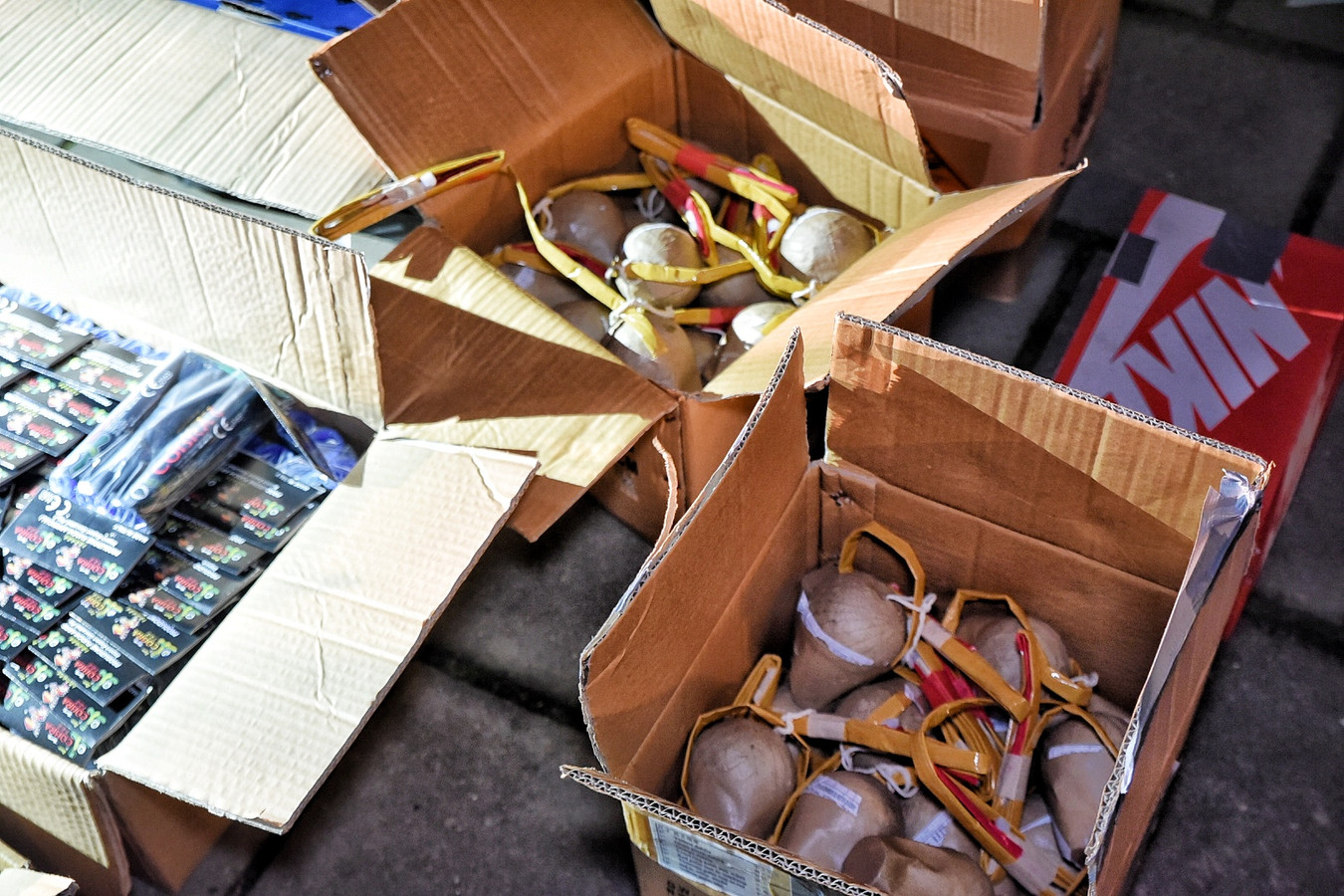 Honderden kilo’s zwaar illegaal vuurwerk gevonden in garagebox in Tilburg, foto ter illustratie.