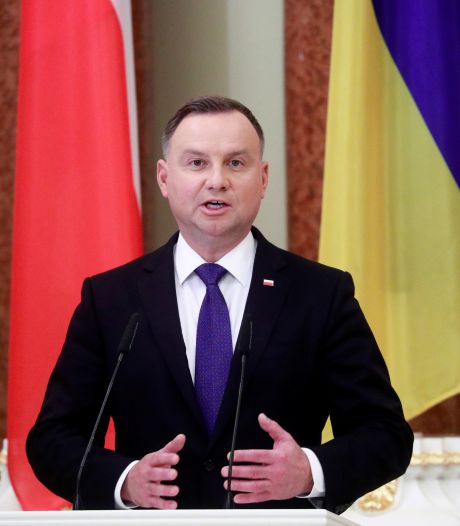 TERUGLEZEN | Trump: Ik heb gevaren corona bewust gebagatelliseerd, stafchef van Pence positief getest