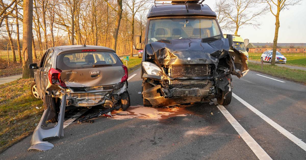 Moeder en kind gewond bij kettingbotsing in Elsendorp.
