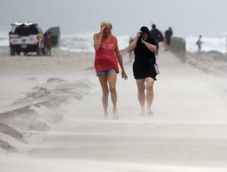 Orkaan Nicholas zet voet aan land in Texas: felle wind haalt snelheden tot 120 km/u
