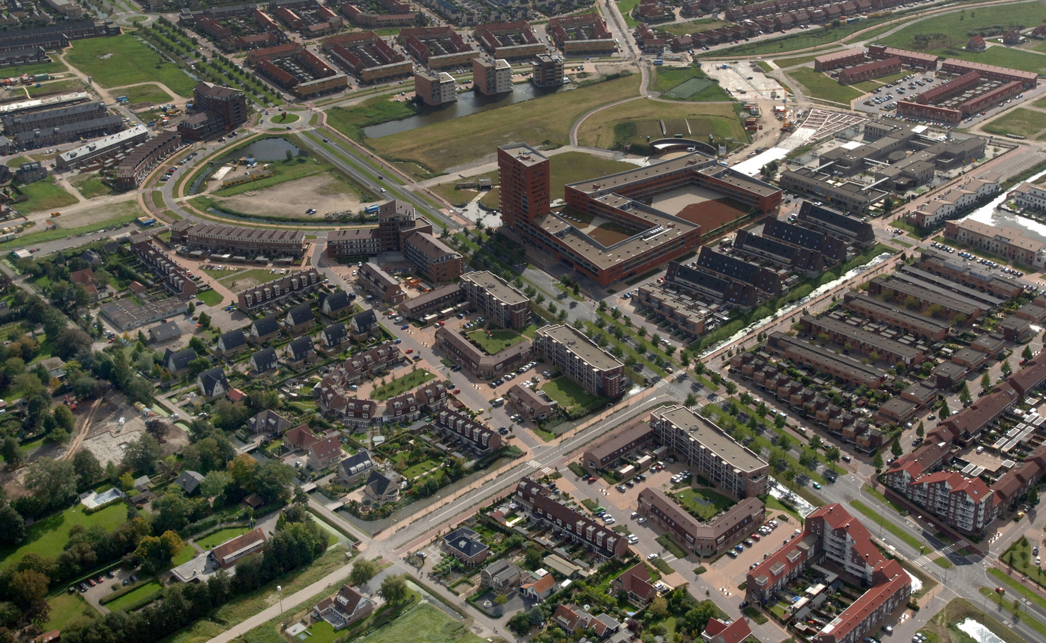 Woonkracht10 trekt zich terug uit HendrikIdoAmbacht en doet honderden woningen van de hand