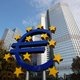 Euro voor het eerst in twintig jaar evenveel waard als een dollar: wie wint/verliest hierbij?