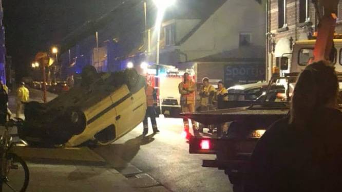 Twintiger Rijdt Auto Total Loss Tijdens Politieachtervolging Met Peutertje Op Achterbank Buitenland Hln Be