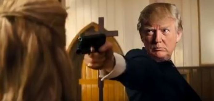 In de video richt Trump een bloedbad aan in een kerk.