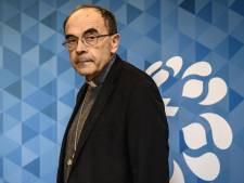Le pape refuse la démission du cardinal Barbarin, qui se met "en retrait"