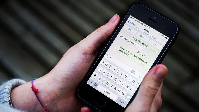 De komst van appen, sms'en en chatten heeft invloed op de taal Beeld ANP