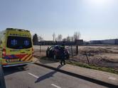 Automobiliste vliegt uit de bocht in Tiel en raakt gewond