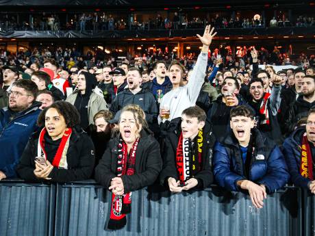 KNVB en clubs vrezen onbetaalbare tickets door nieuw btw-plan: ‘Klap in het gezicht door Den Haag’