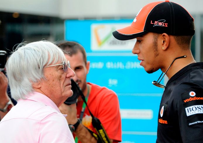 Ecclestone en Hamilton, hier op een archiefbeeld.