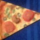 COOL: dit stuk pizza is eigenlijk een bruisbal