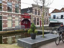Feest bij café Lobbes in Gouda na sluiting van 14 weken