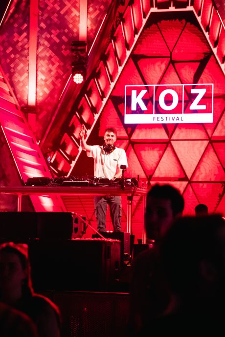 Heel veel vrijwilligers en lokale artiesten maken KOZ Festival wat het is: ‘Je voelt nog steeds dat het begonnen is als vriendenfeest’