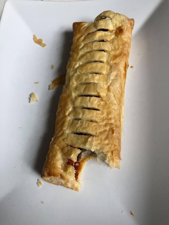 Roxana Kreeg Beschimmeld Frikandelbroodje Bij Bakker Bart Ik Schrok Me Dood Koken Eten Ad Nl