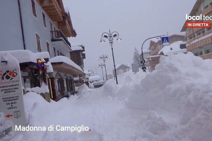 Een dik pak wit poeder in Madonna Di Campiglio, Italië.